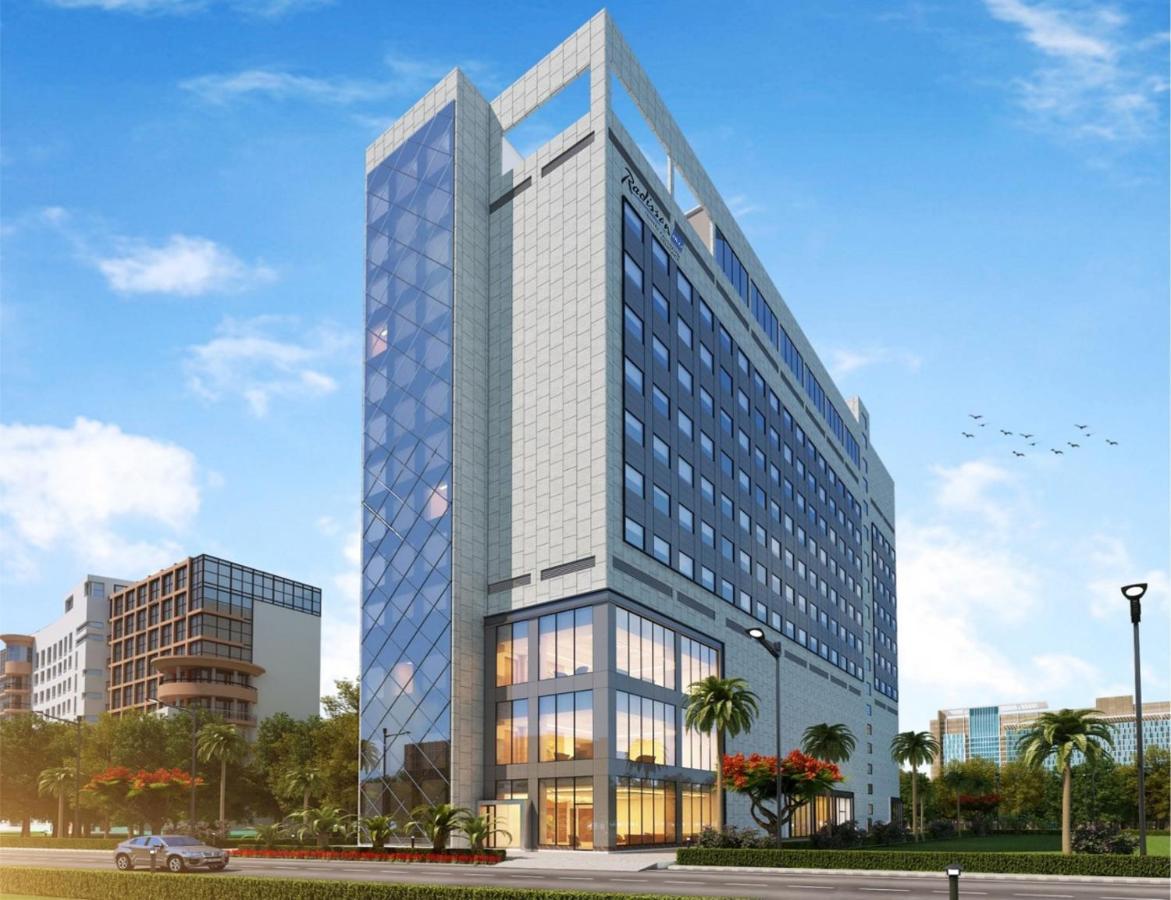 Radisson Blu Towers Kaushambi Delhi Ncr Hotell Ghaziabad Exteriör bild The hotel's rendering