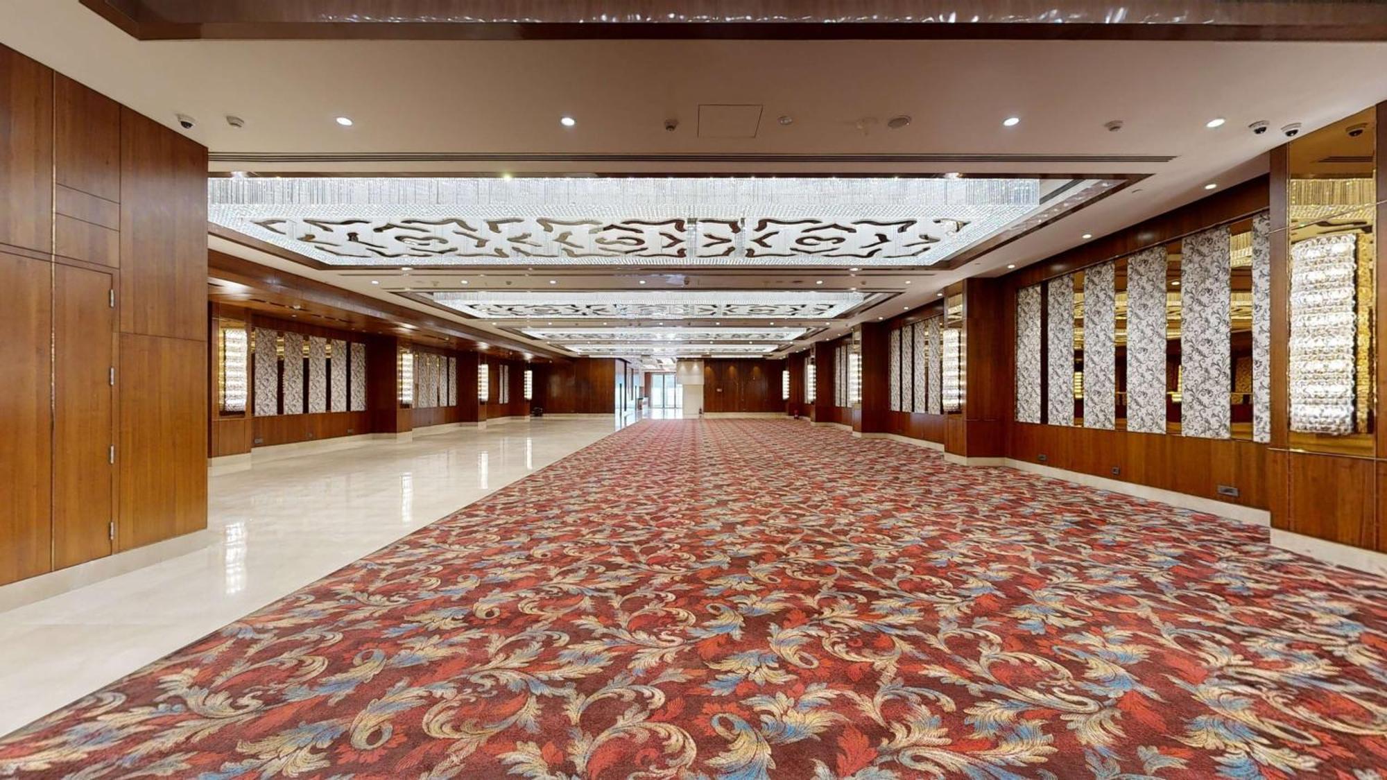 Radisson Blu Towers Kaushambi Delhi Ncr Hotell Ghaziabad Exteriör bild The interior of the National Museum of Malaysia